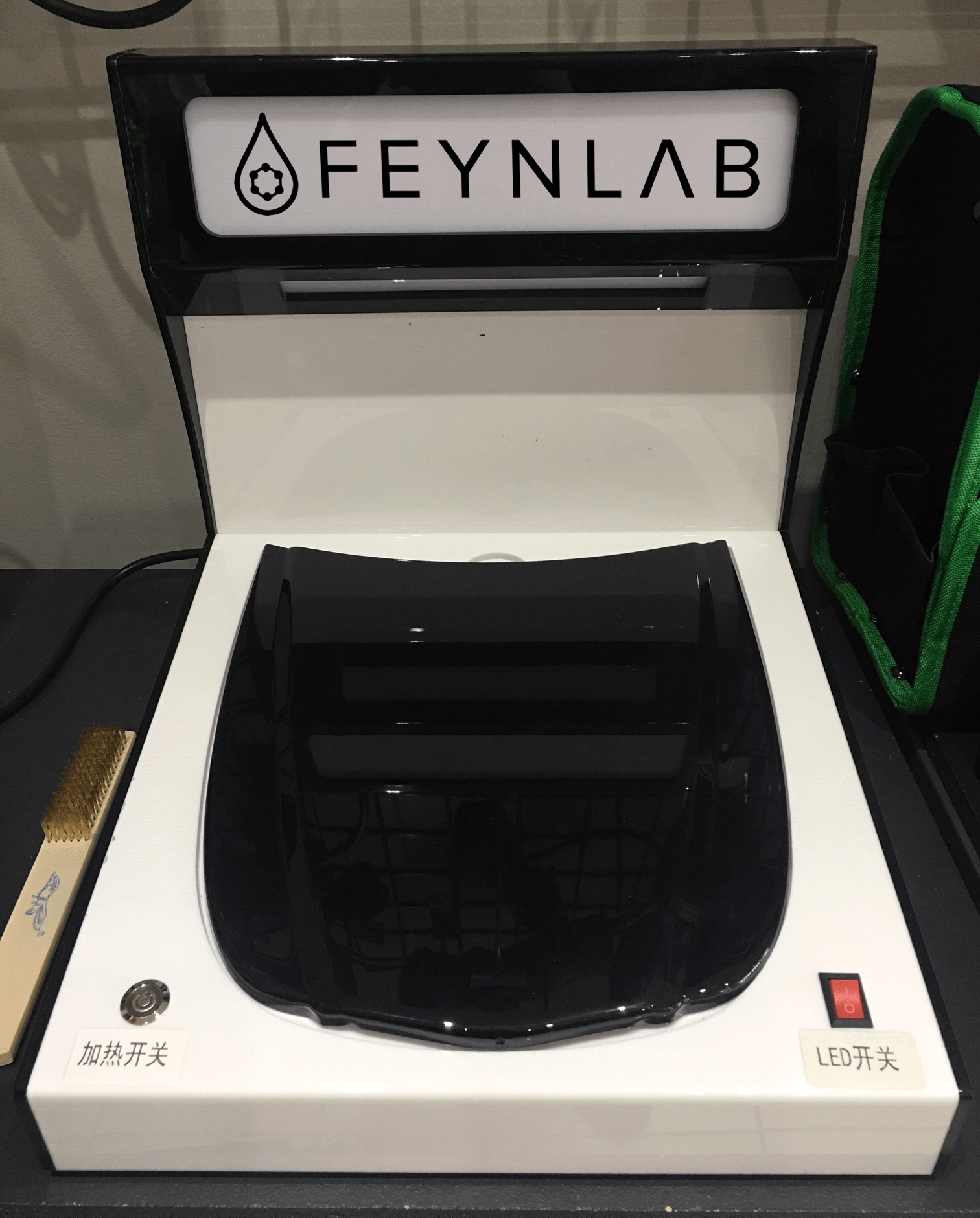 Feynlab® Display - Hydrophobics & Self Healing